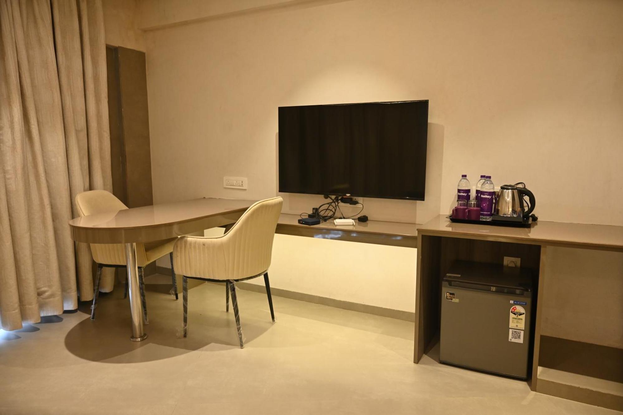 Kumar Resort By Turtle, Lonavala Exterior photo